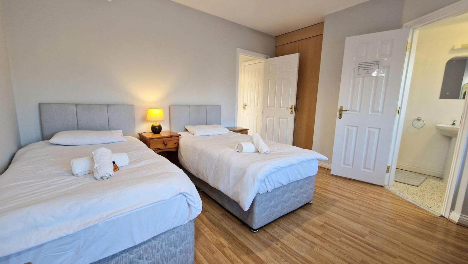 Cosy 3 Bedroom All Ensuites Голуэй Экстерьер фото